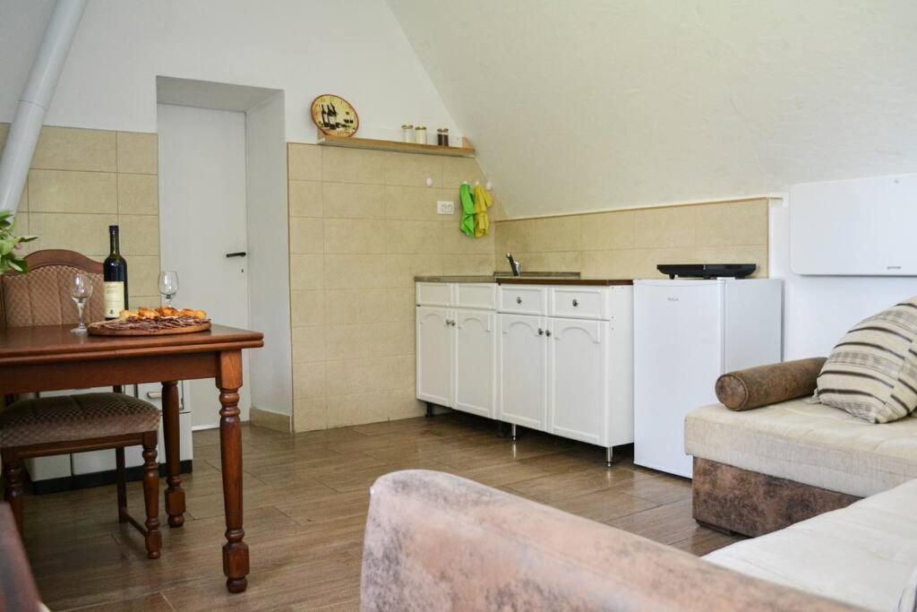 Vila Grandma'S Hut Nikšić Exteriér fotografie